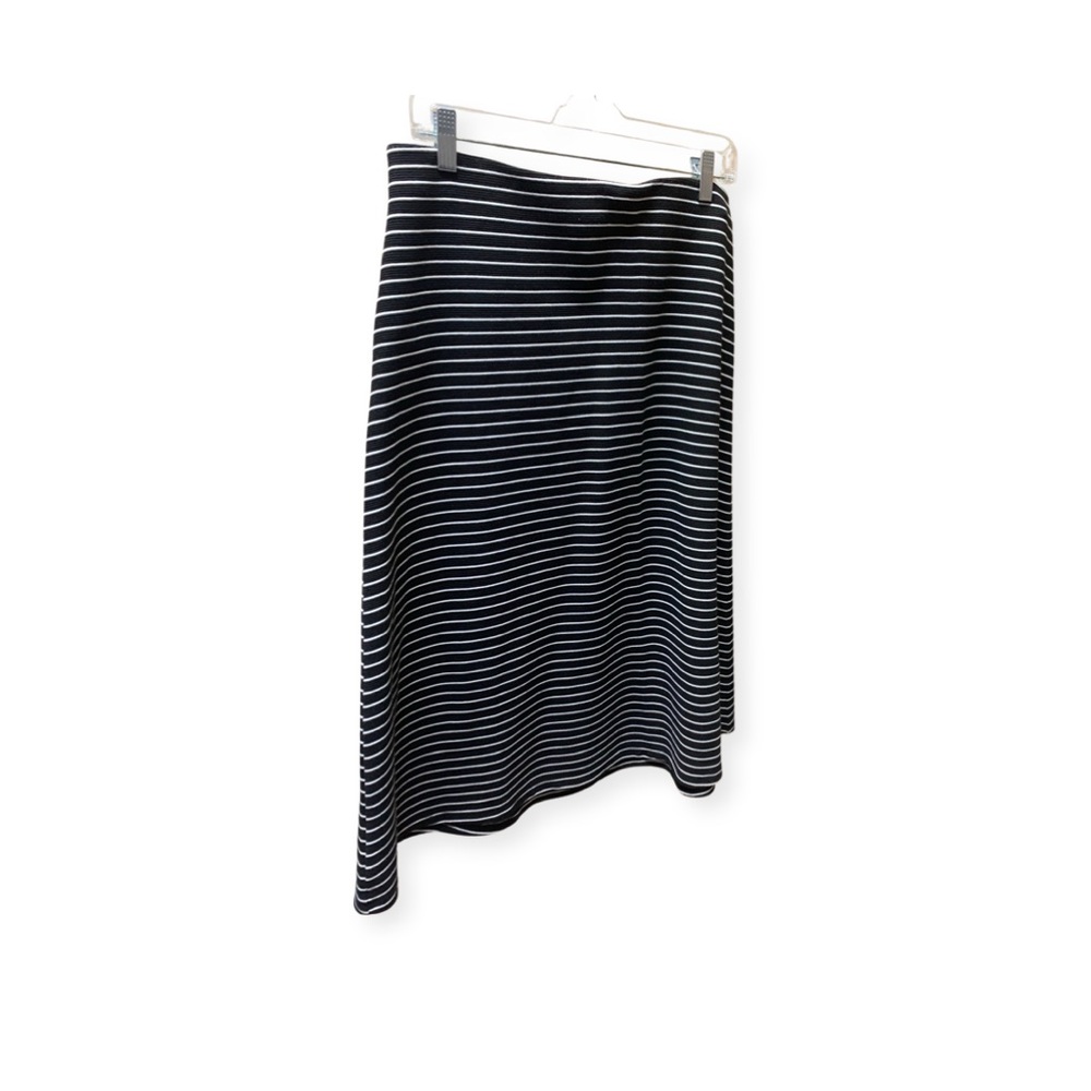 Loft Medium pull on skirt